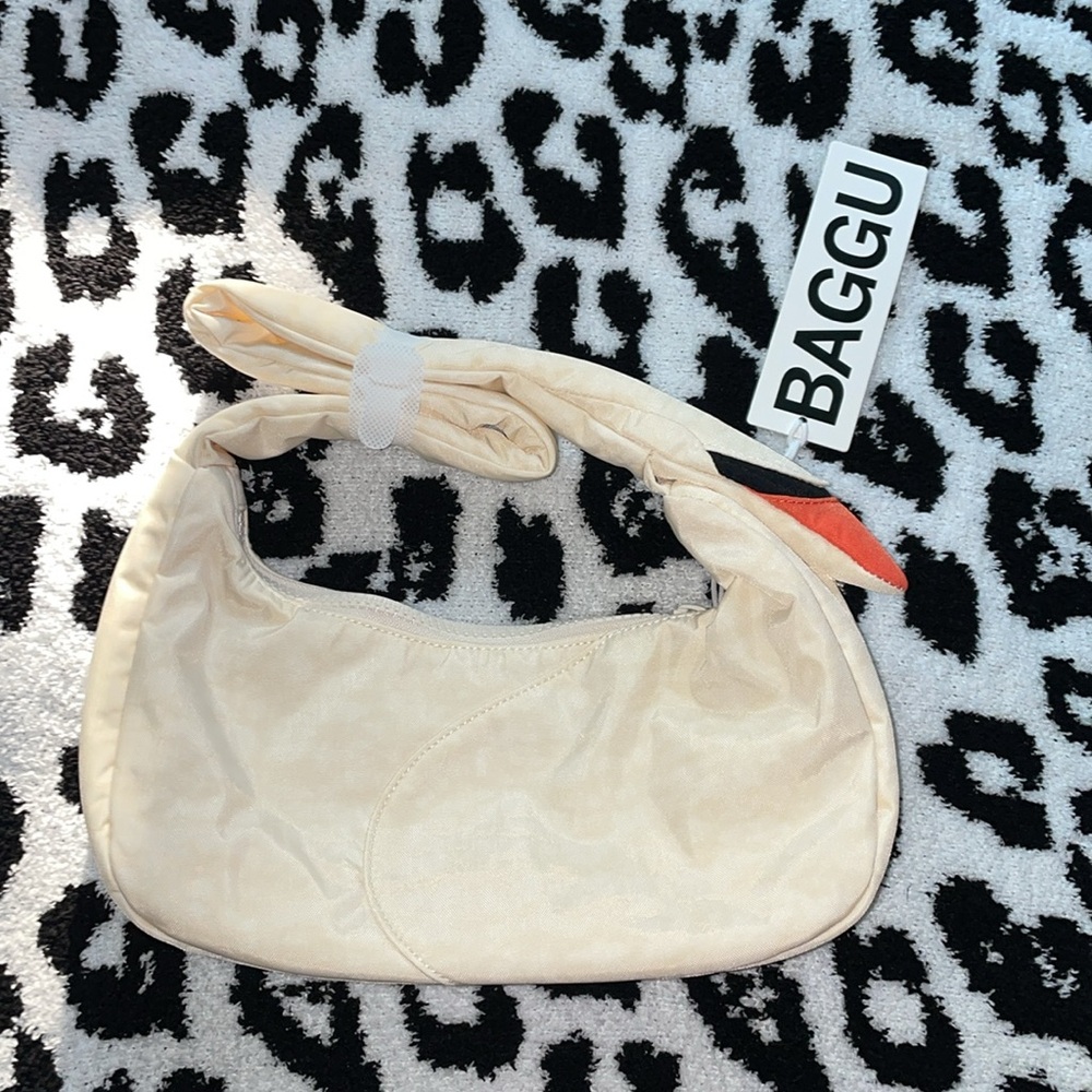 BNWT Baggu Swan Shoulder Bag